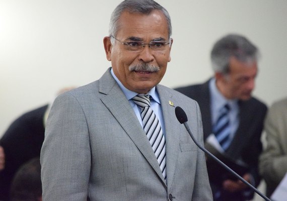 Projeto de Tarcizo Freire determina expedição de diploma em braile para alunos com deficiência visual