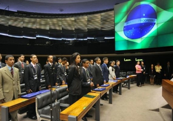 Câmara dos Deputados divulga lista com pré- selecionados do Parlamento Jovem Brasileiro