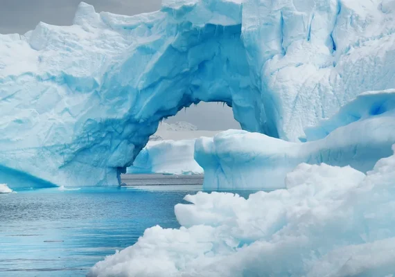 Perda de 408 bilhões de toneladas de gelo intensifica alta do mar