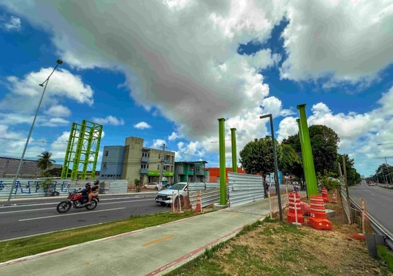 Trecho da Av. Durval de Góes Monteiro será bloqueado para instalação de passarela