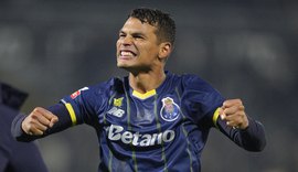 Fluminense sonda retorno de Thiago Silva e busca montar zaga dos sonhos