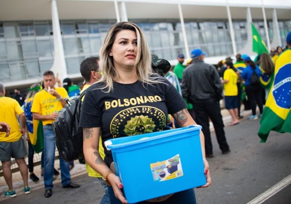 Advogados dizem que Sara Winter pode voltar a prisão por expor menina