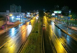 Primeira noite de toque de recolher registra ruas vazias na capital