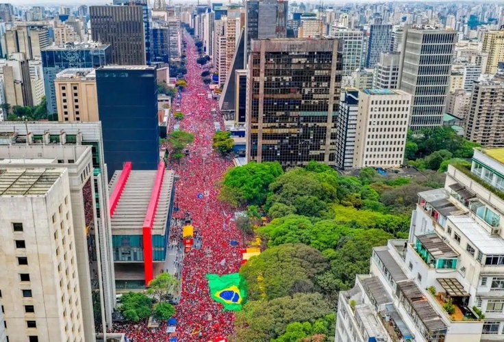 O movimento contagiante que pode mudar o curso final da batalha entre Lula e Flávio Bolsonaro