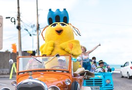 Desfile do Corso Carnavalesco e Pinto da Madrugada marcou presença orla marítima de Maceió