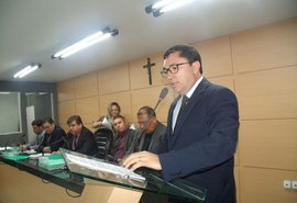 Vereador cobra conclusão de creche em Arapiraca