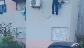 Vídeo: acusado de homicídio tenta fugir ao pular do 4º andar durante prisão