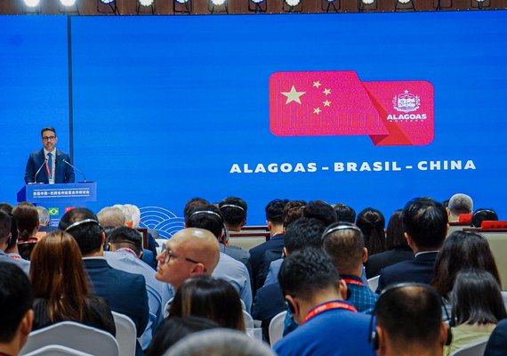Paulo Dantas discursa para investidores e destaca potencial econômico  de Alagoas
