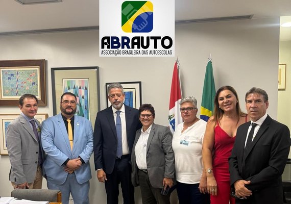 Lira se reúne com autoescolas em meio à proposta que pode deixar a CNH mais acessível