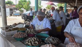 Comerciantes comemoram anúncio da entrega do Centro Pesqueiro