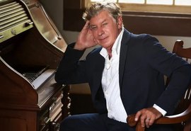 Flávio Venturini chega a Maceió com show que celebra 50 anos de carreira