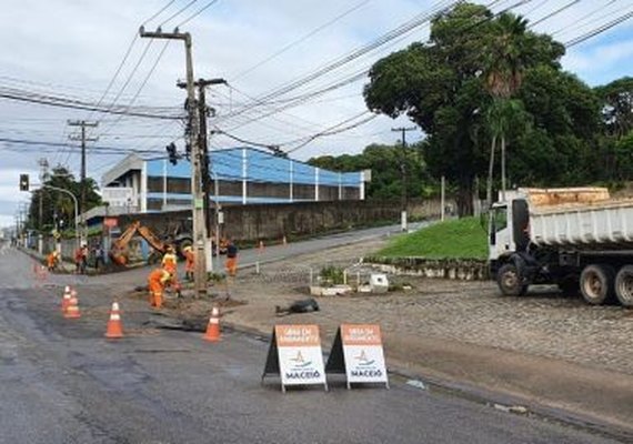 Trecho da Av. Gustavo Paiva é interditado para manutenção em galerias
