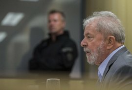 Lula pede suspensão de processo ao STF