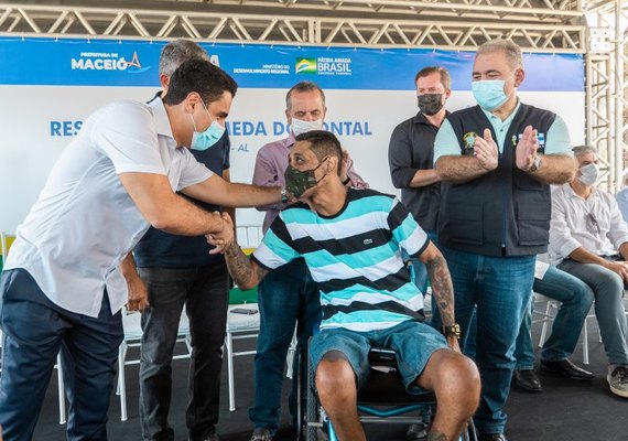 Maceió entrega 12% dos imóveis a pessoas com deficiência