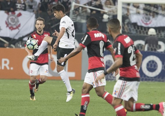 Ex-Corinthians e Flamengo deve ser o novo reforço do CSA; saiba quem