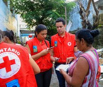 Desabrigados em Maceió recebem cestas básicas e atendimentos médicos