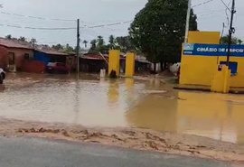 Prefeito de município alagoano é denunciado por aterrar rio e provocar alagamentos; veja vídeos