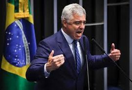Senador ameaça deixar PSL se Bolsonaro voltar ao partido