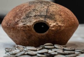 Arqueólogos encontram raro conjunto de denários romanos em Halle