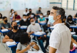 'Tem algo errado quando as pessoas preferem mais armas ao invés de livros', afirma Rafael Brito