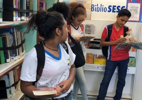 Ronda no Bairro leva literatura, cultura e diversão para estudantes de Maceió