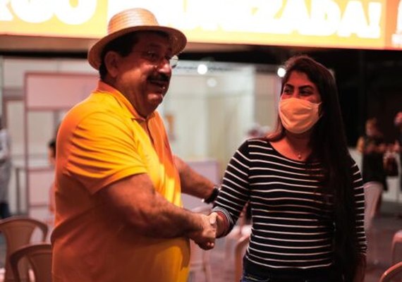 Prefeito de Rio Largo acompanha vacinação de pessoas acima de 54 anos