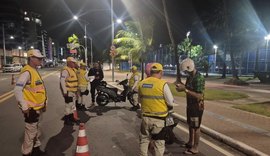 Ronda no Bairro reforça ações na orla de Maceió e no Francês