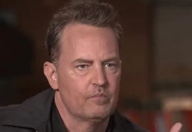Ex-assistente de Matthew Perry ocultou provas após morte do ator