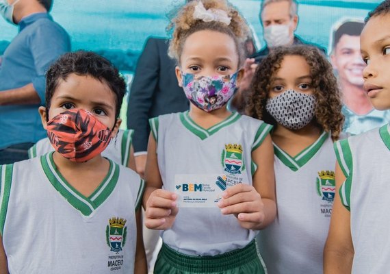 JHC anuncia calendário para segunda parcela da Bolsa Escolar Municipal