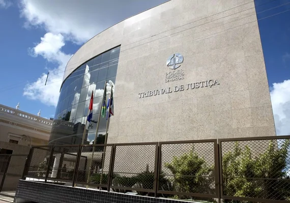 Justiça impede demissão de mulher após acionar polícia contra agressor