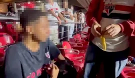 Argentino é preso por racismo após jogar banana em criança durante jogo