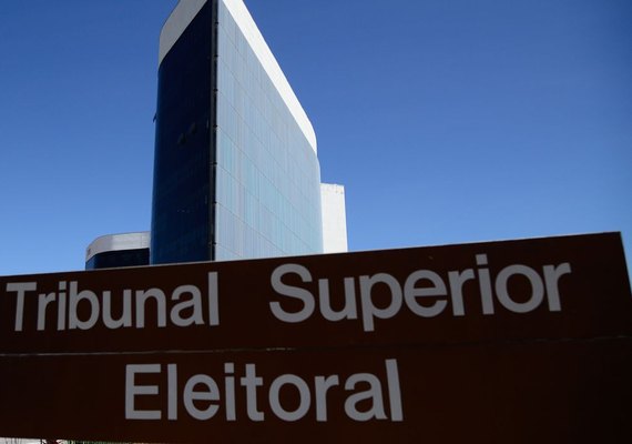 TSE proíbe porte de arma nos locais de votação durante eleições