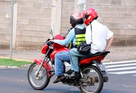 Detran reduz em 50% quatro taxas para mototaxistas e motofretistas