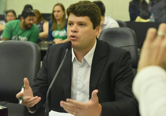 Davi Davino cobra atuação do governo nos cuidados da saúde do homem
