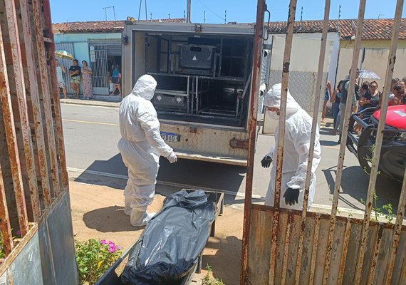 Mulher é encontrada morta dentro de casa no Residencial Agreste, em Arapiraca