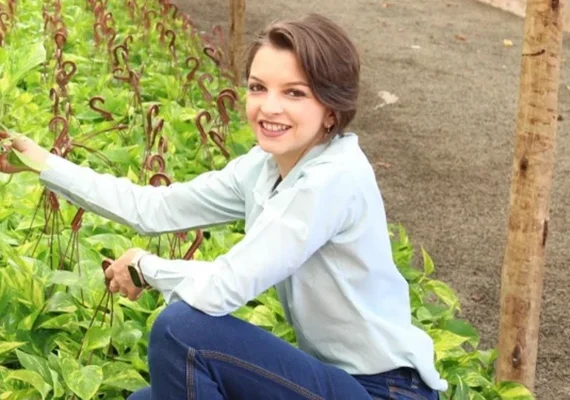 Cresce o número de mulheres na produção de flores e plantas ornamentais em cooperativas