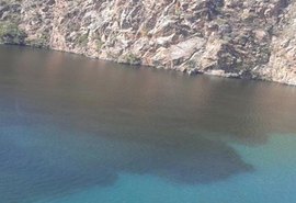 Casal detecta alteração na água bruta do lago de Xingó