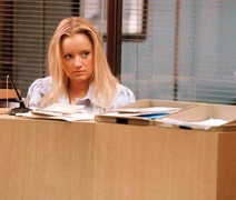 Lucy Davis revela câncer incurável e diz viver de forma divertida possível