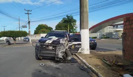 Policial civil bate em poste ao retornar de operação em AL e fica ferido