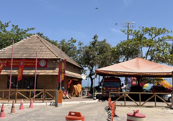 Corpo de Bombeiros reforça presença durante prévias carnavalescas na orla de Maceió