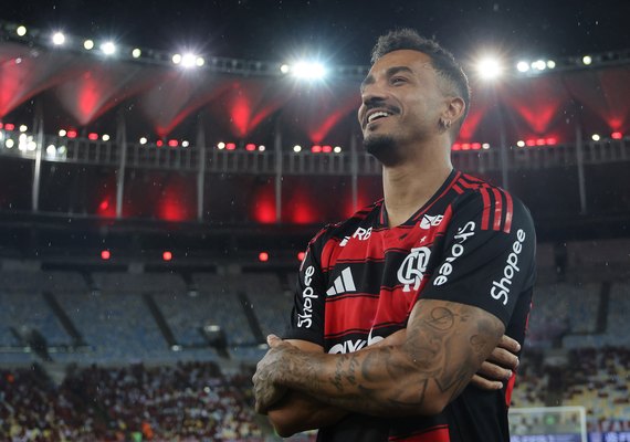 Danilo é direto sobre ser técnico e revela conversa com Filipe Luís: “Você é louco...''