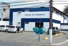 Agente da SMTT dá soco em Policial Militar e é preso em Maceió