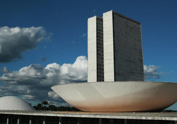 Câmara nega repasses de emendas irregulares por políticos sem mandato ao STF