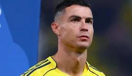 Cristiano Ronaldo deixa de seguir ídolo inglês após elogio a Messi