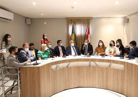 Assembleia inicia análise dos projetos sobre PCCS dos servidores públicos