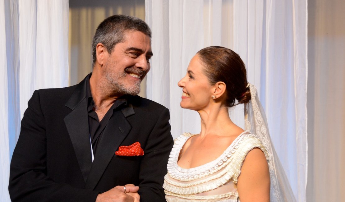 Junno Andrade retorna aos palcos onde contracena com Bianca Rinaldi na comédia “Casa, Comida e Alma Lavada