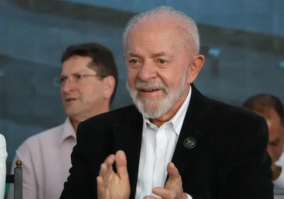 Lula afirma que aliança progressista na França serve de inspiração