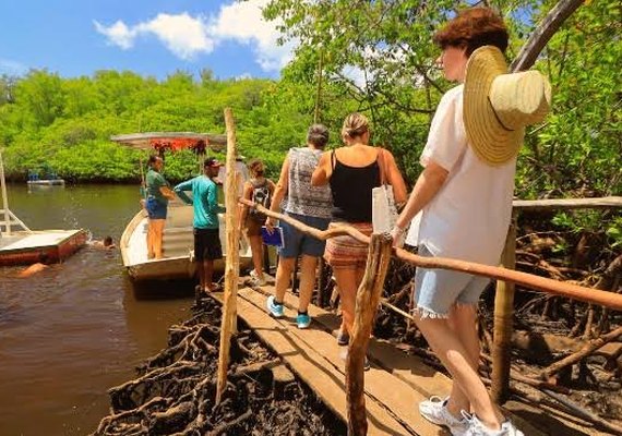 Turismo impulsiona empregos e abre novas vagas em Alagoas