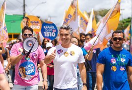 Rafael Brito reúne centenas de apoiadores em panfletaço em Viçosa