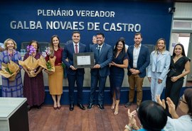 Allan Pierre concede homenagem a Alexandre Ayres na Câmara de Maceió